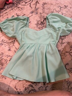 DAVI & DANI Mint Puff-Sleeve Peplum Top